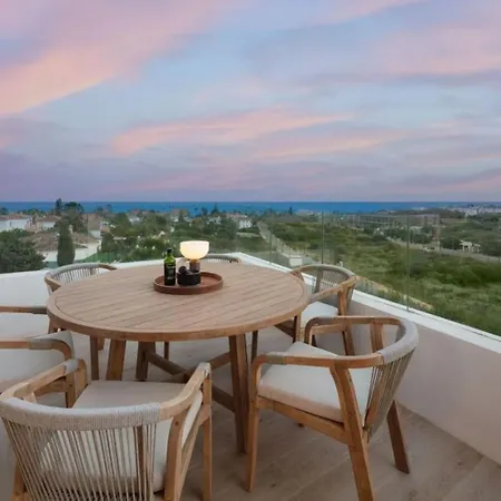 Luxury 3bed Penthouse - *